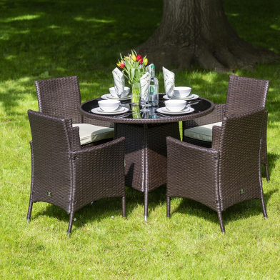 Katie Blake’s NEW ‘Everyday Basics’ outdoor living ready-to-assemble garden furniture range.
