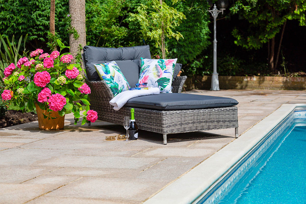 Mayberry Luxurious Durable Outdoor Rattan Garden Furniture