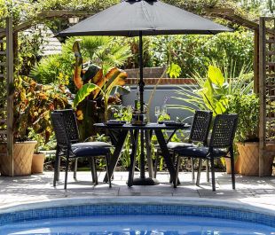 Marlowe Artisan 4-Seat Dining Set with Parasol