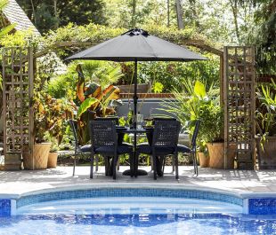 Marlowe Artisan 6 Seat Dining Set with Round Table