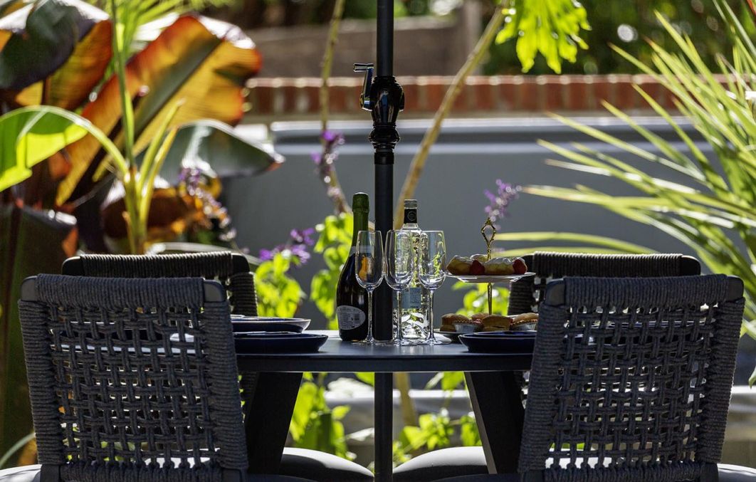 Marlowe Artisan 6 Seat Dining Set with Round Table