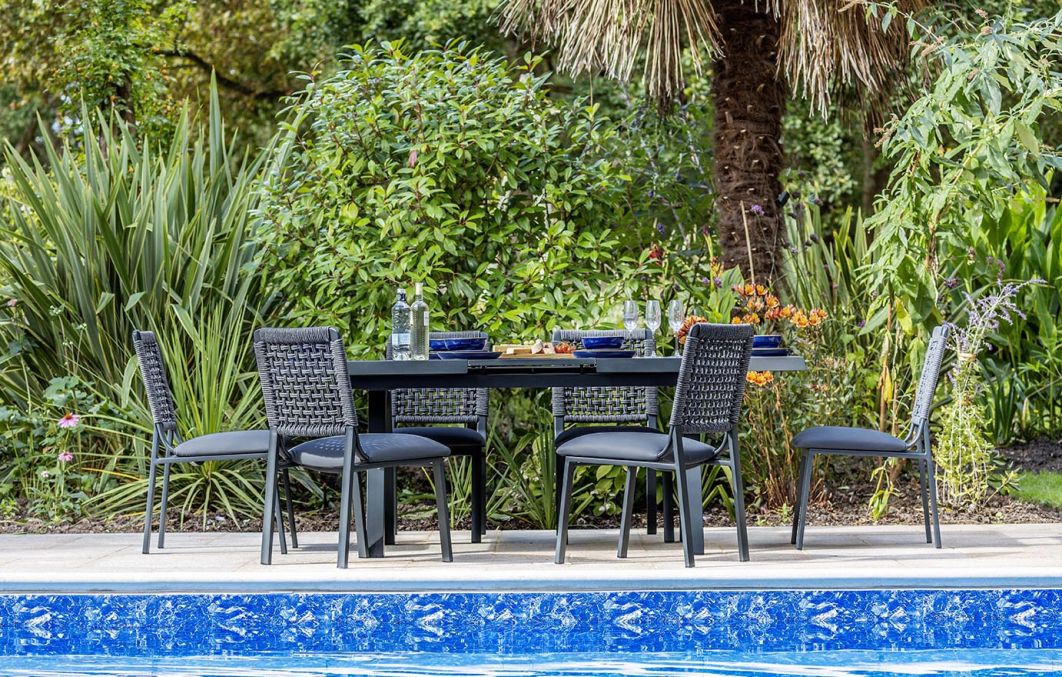 Marlowe Artisan 6-Seat Extending Dining Set