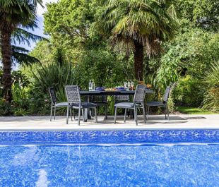 Marlowe Artisan 6-Seat Extending Dining Set