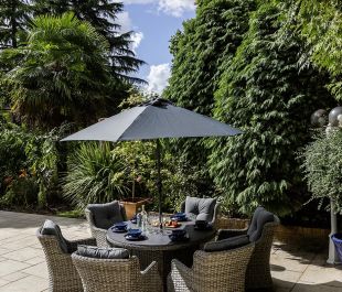 Windsor Heritage 6 Seat Dining Set with Round Table