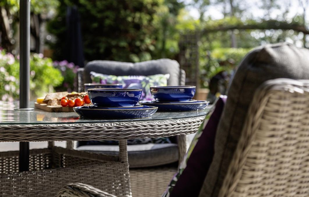 Verona 6 Seat Dining Set with 140cm Round Dining Table