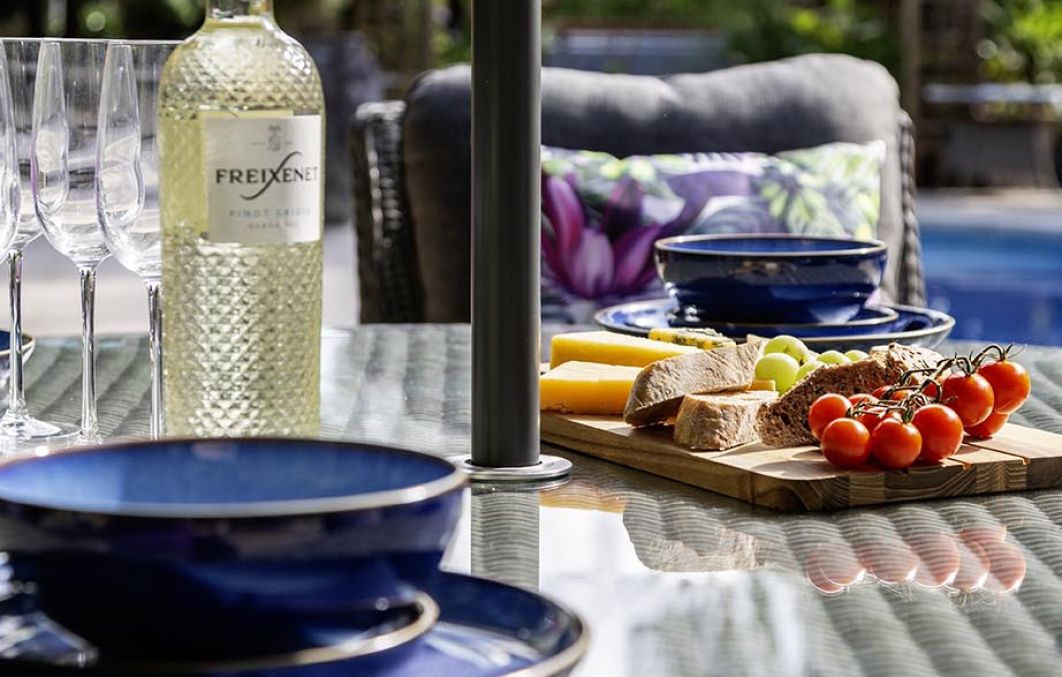 Verona 6 Seat Dining Set with 140cm Round Dining Table