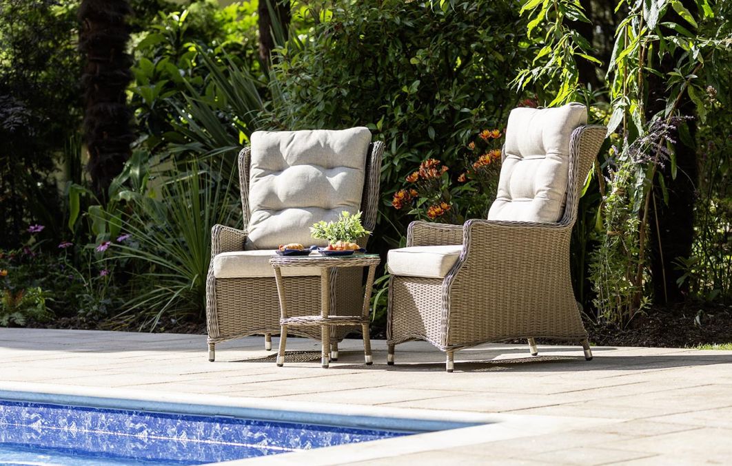 Florence Lounge Set – 2 Chairs, 50cm x 50cm Table + Cover