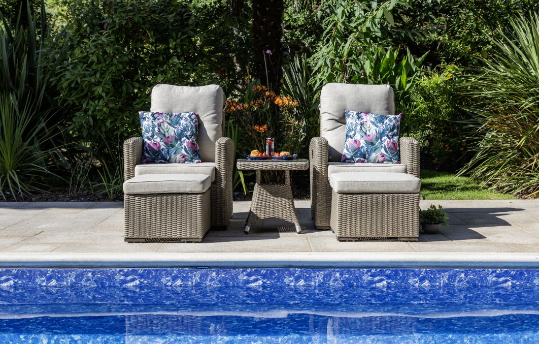 Savannah Deluxe Reclining Lounge Set 2 Chairs 2 Footstools Table