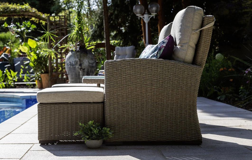 Savannah Deluxe Reclining Lounge Set 2 Chairs 2 Footstools Table