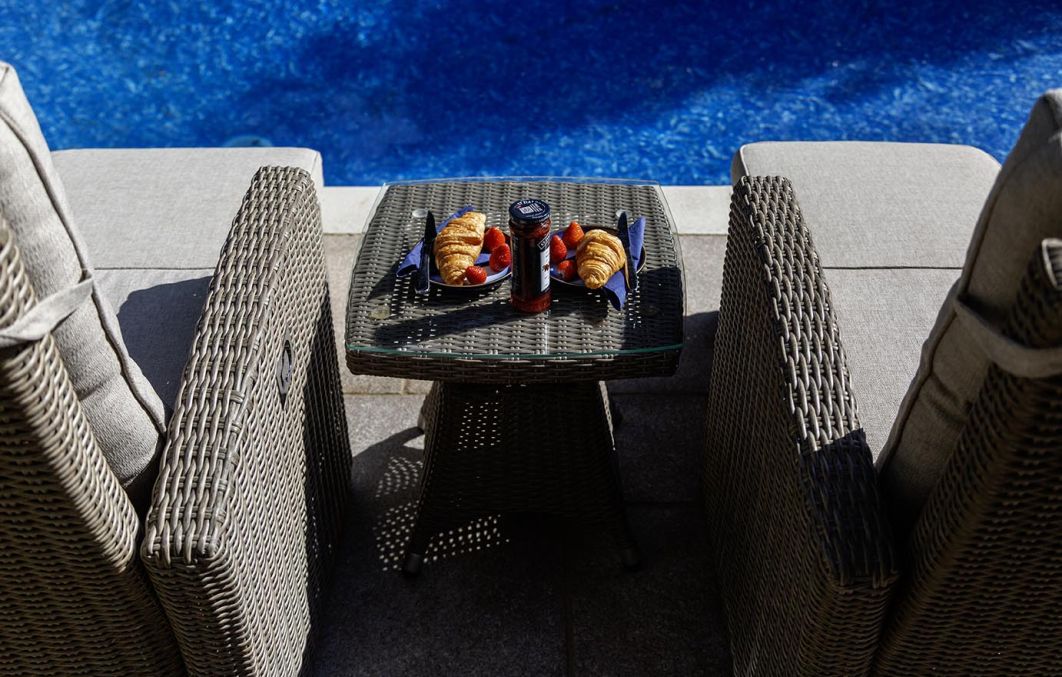 Savannah Deluxe Reclining Lounge Set 2 Chairs 2 Footstools Table