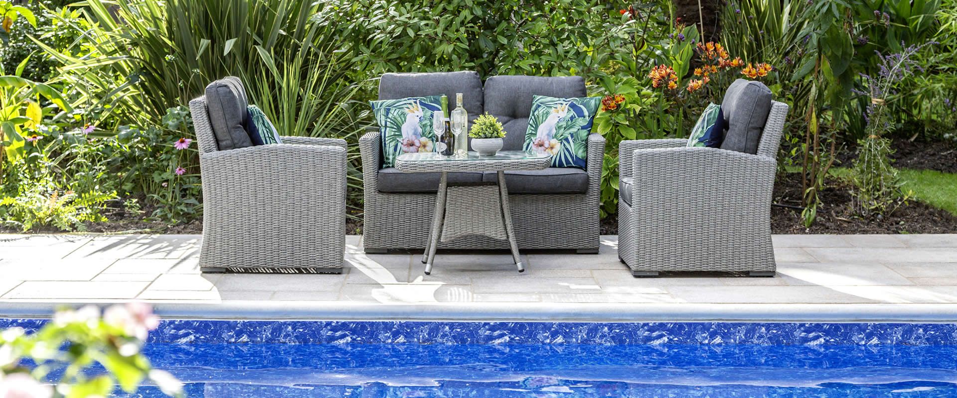 Savannah 2 Seat Sofa Set 2 Armchairs Table & Cover