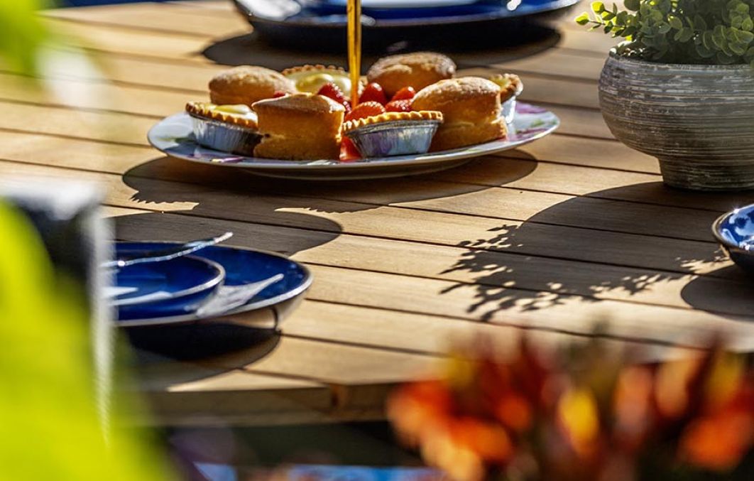 Knightsbridge 4 Seat Dining Set with 120cm Teak Table