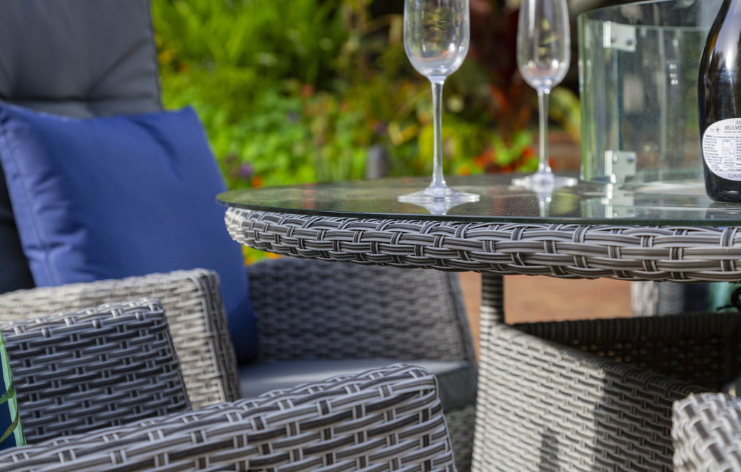 Sandringham Fire Pit Set 6 Recliner Round Table