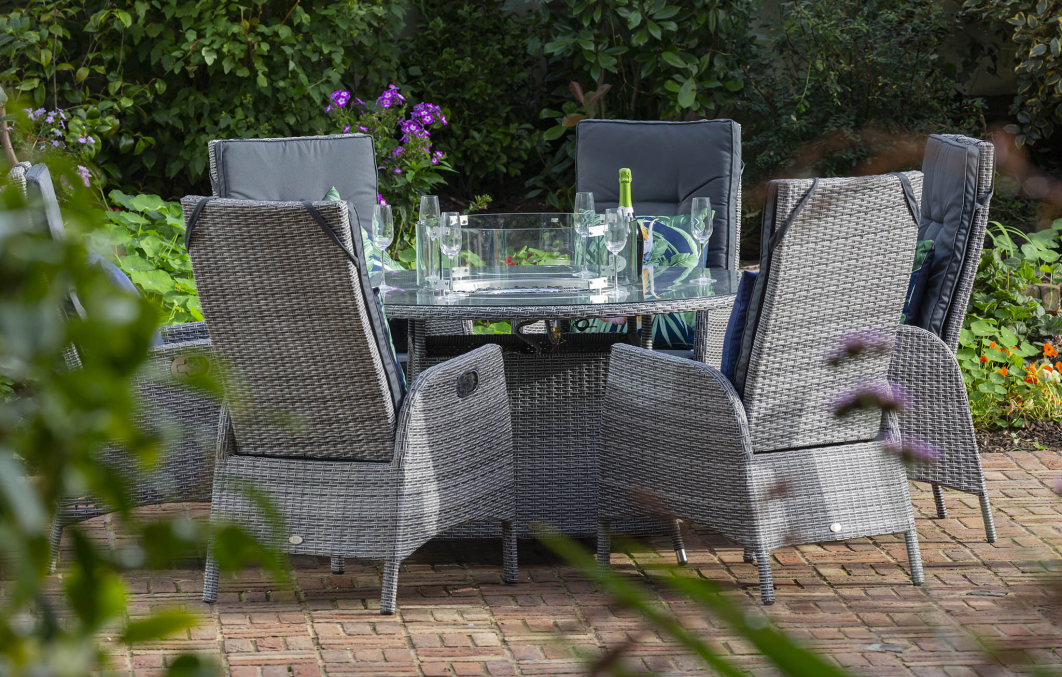 Sandringham Fire Pit Set 6 Recliner Round Table