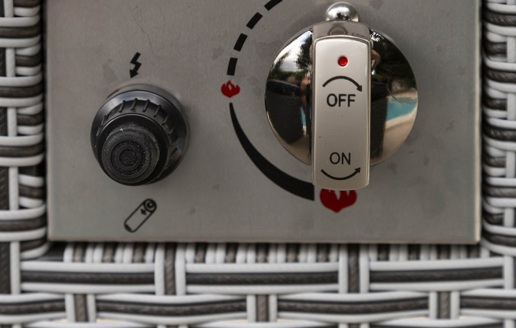 Sandringham Fire Pit Set 6 Recliner Round Table